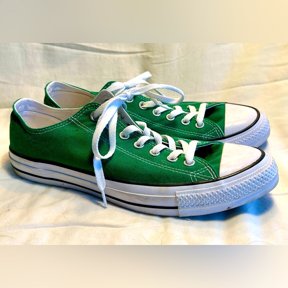 Men’s green Converse kicks. Size 11.